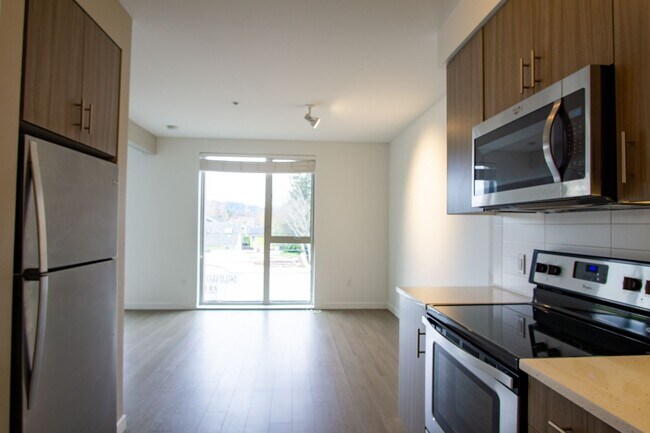 Building Photo - 3rd Floor Modern & Sleek 1Bdr w/Floor-to-C...