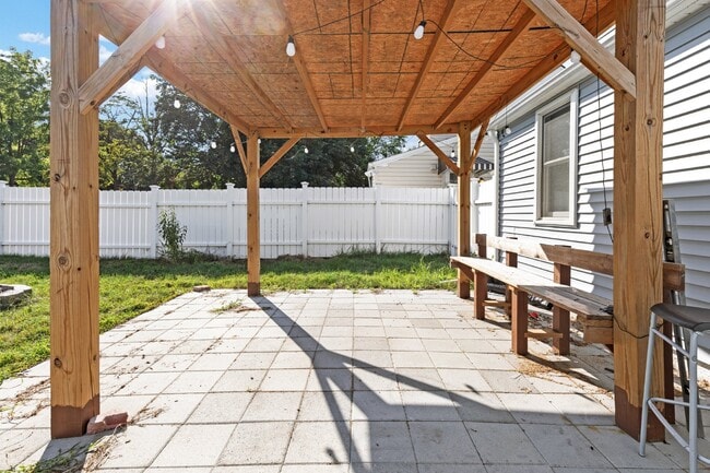 Building Photo - Welcome to this charming 1,005-square-foot home in Lancaster, PA!