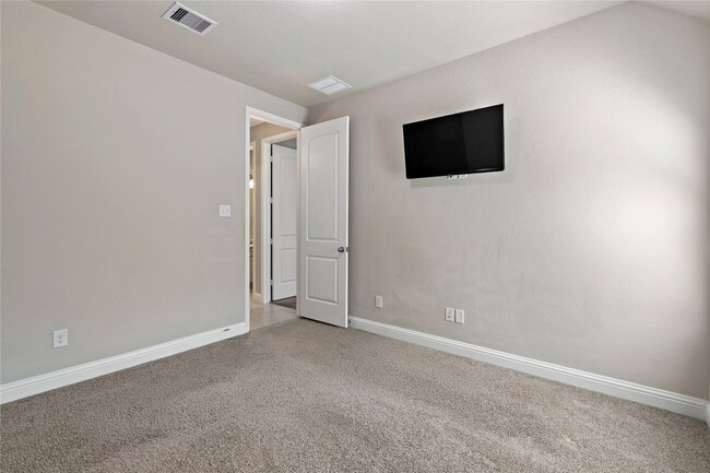 Building Photo - 18710 Lynnwood Crest Ln