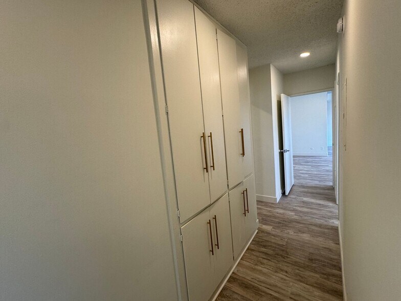 Building Photo - 3510 Clarington Ave