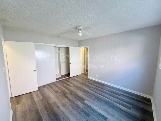 Building Photo - 362 N San Vicente Blvd