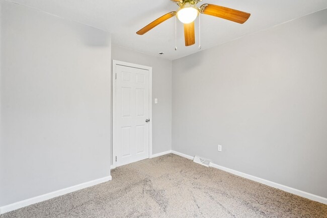 Building Photo - 410 Lorenz Ave