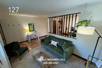 Building Photo - 1 Bedroom Apartment in Great Location!