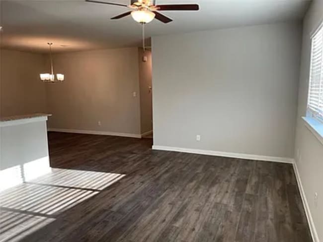 Building Photo - 9807 Grosbeak Ln
