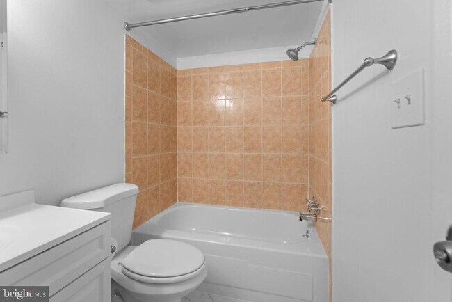 Building Photo - 6085 Majors Ln