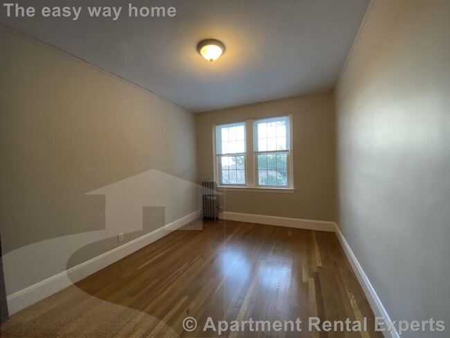 Building Photo - 119 College Ave