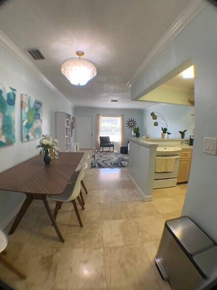 Building Photo - 3215 NE 15th St