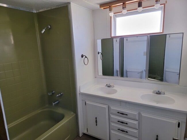 Building Photo - 2 Bedroom Mobile with Large Lot
