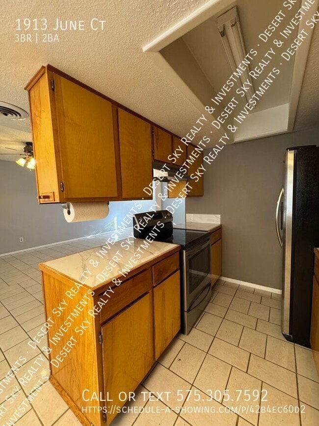 Building Photo - 1913 June Ct