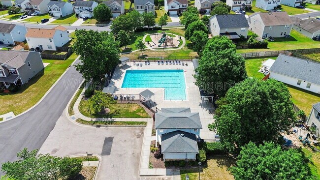 Building Photo - 1820 Meadow Crossing Dr
