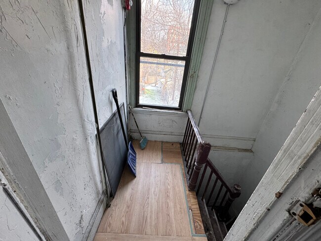 Building Photo - 2 Harvard St