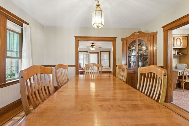 Building Photo - 28 Edgeworth St