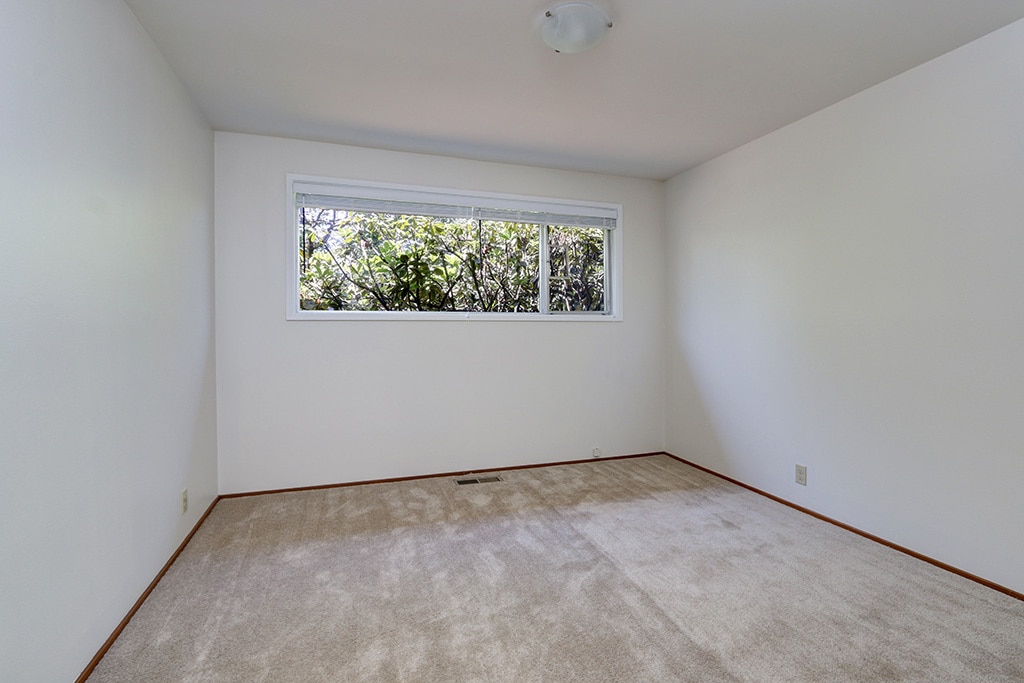 Building Photo - 26 6th St S