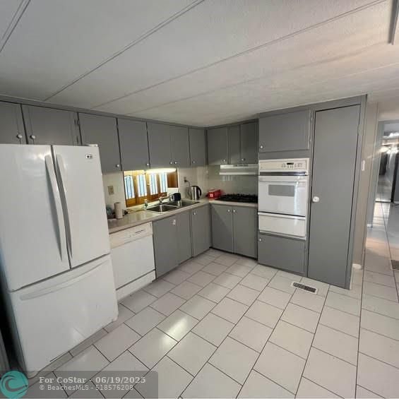 Building Photo - 2356 SW 84th Ave