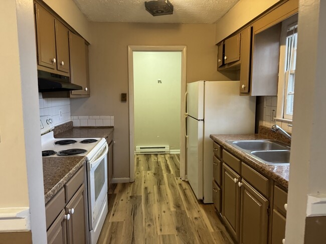 Building Photo - 179 Hedgewood Ct