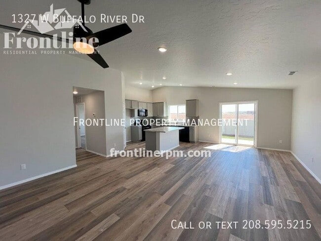 Building Photo - 1327 W Buffalo River Dr