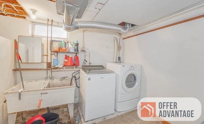 Building Photo - 1641 Douglas Rd