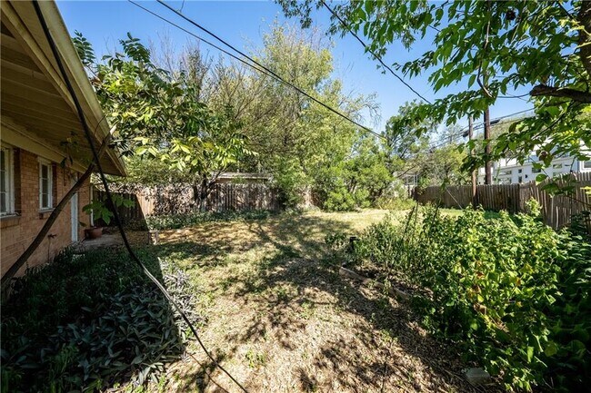 Building Photo - 3705 Tower View Ct