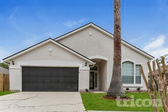Building Photo - 391 Summit Dr