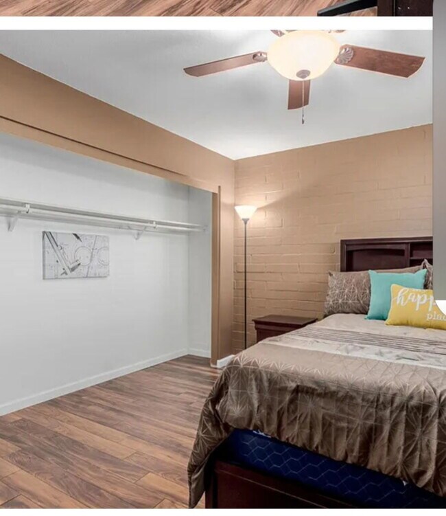 Building Photo - "Charming 2-Bedroom Oasis with 2 Full Baths in the Heart of Scottsdale!"