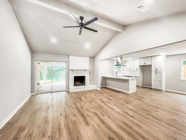 Building Photo - 23207 Naples Dr