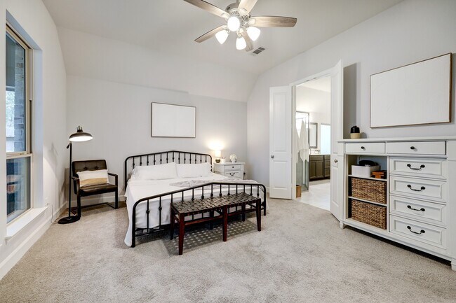 Building Photo - 804 Fall Rock Branch Dr