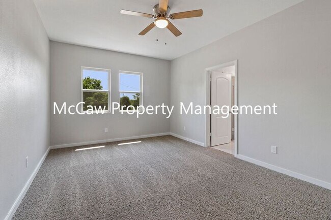 Building Photo - 5004 Colonial Ave