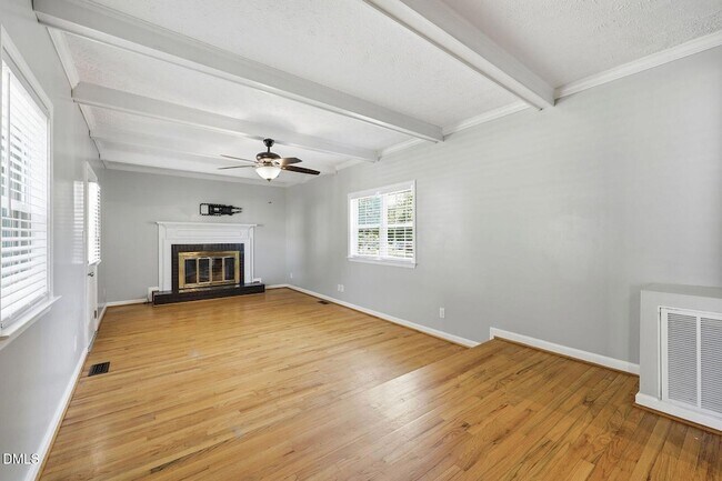 Building Photo - 301 N 9th St