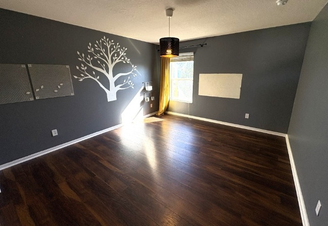 Building Photo - Available NOW!  Stunning 5-Bedroom Home in...