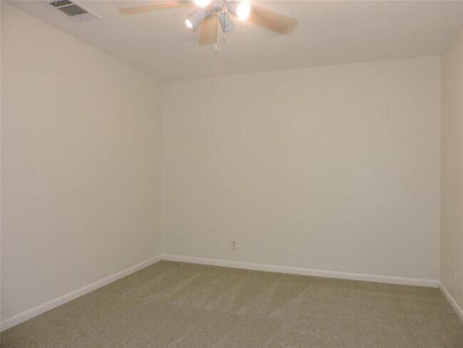 Building Photo - 1625 Chippeway Ln
