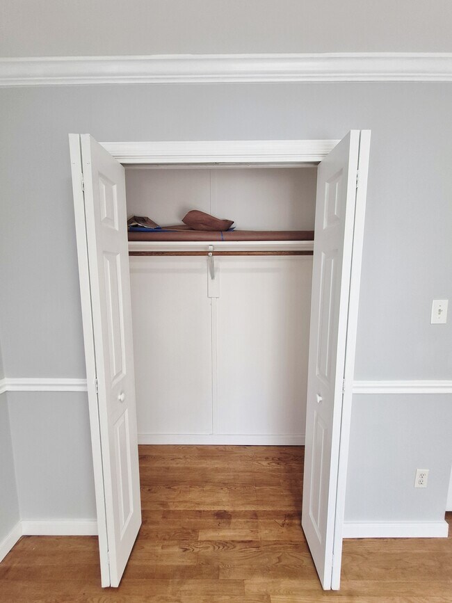 Building Photo - 2402 Fon Du Lac Rd