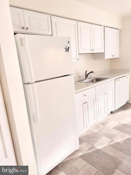 Building Photo - 37 Wickham Ct