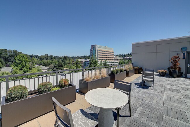 Building Photo - 0bd/1ba Kirkland Condo