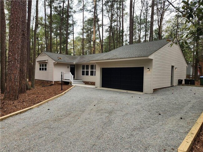 Building Photo - 3 Bed Ranch Home -Chesterfield/Midlothian-...