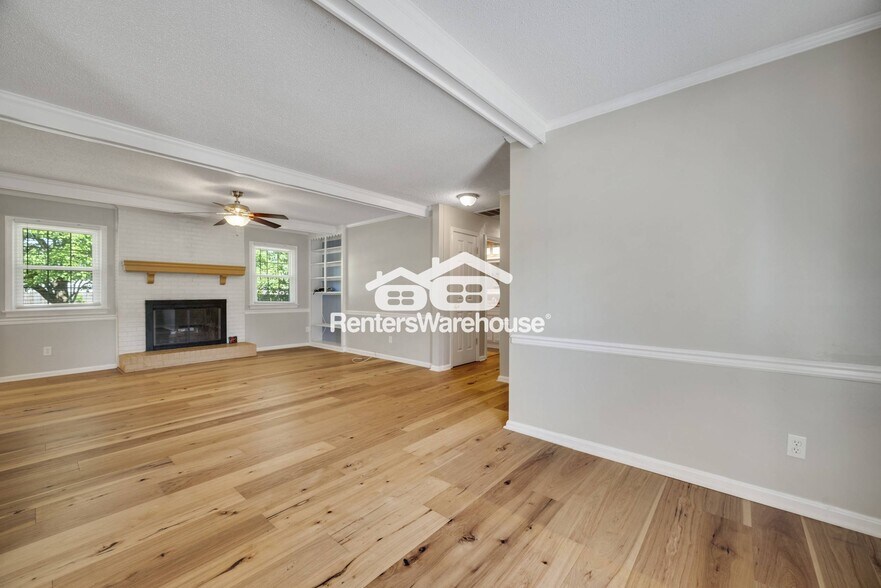 Building Photo - 816 Pin Oak Pl