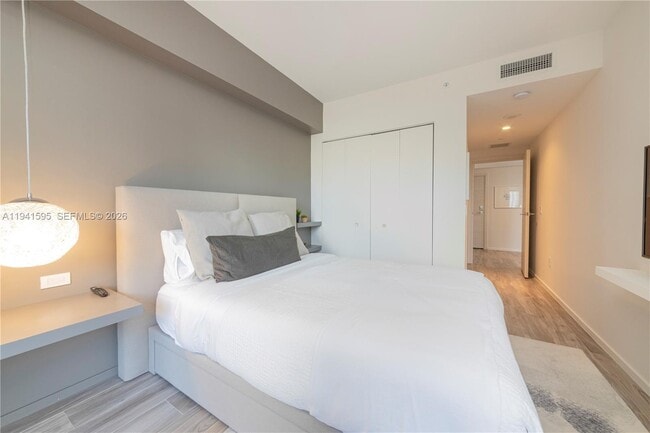 Building Photo - 801 S Miami Ave