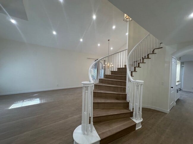 Building Photo - Stunning gated executive home completely redone