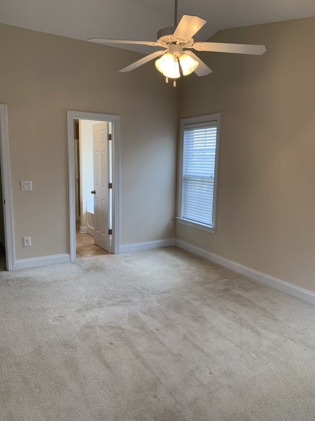 Wyngate Village2 bedroom, 2.5 bath townhome 4934 Wyngate Village Dr