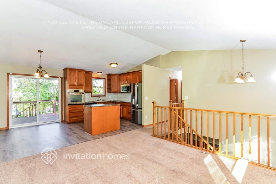 Building Photo - 707 S Shore Dr