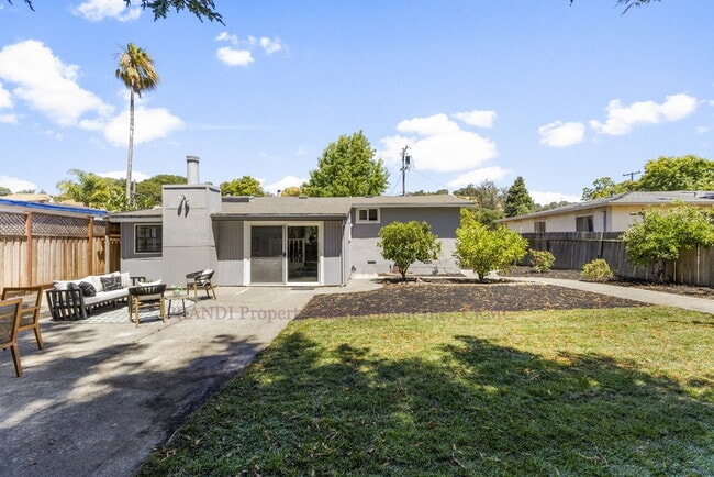 Building Photo - Central Novato Home with Large Yard and A/C!
