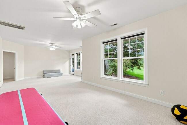 Building Photo - 108 Clay Cir