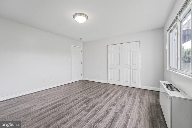 Building Photo - 1001 Chillum Rd