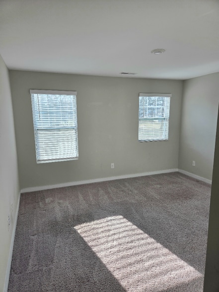 Building Photo - 111 Cranford Dr