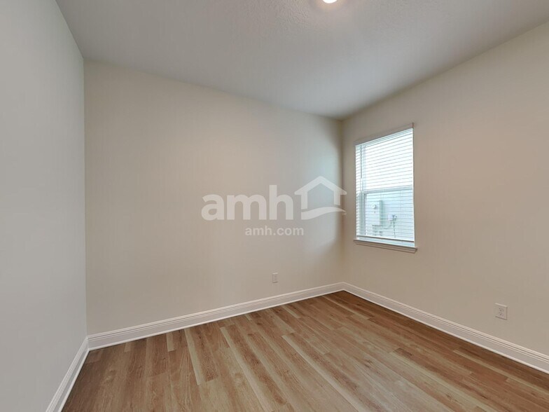 Building Photo - 5956 Pinewood Ests Dr
