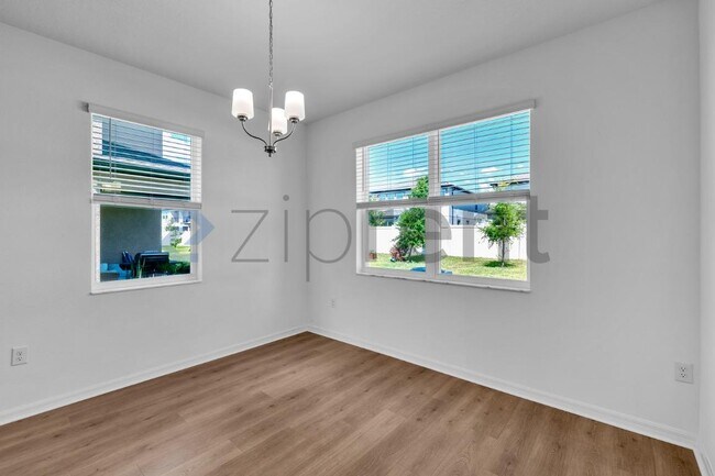 Building Photo - Unit n/a