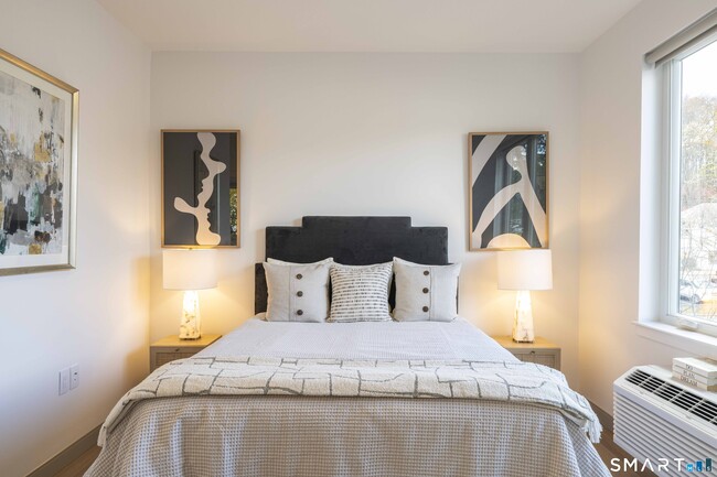 Building Photo - 22 Hubbard Rd