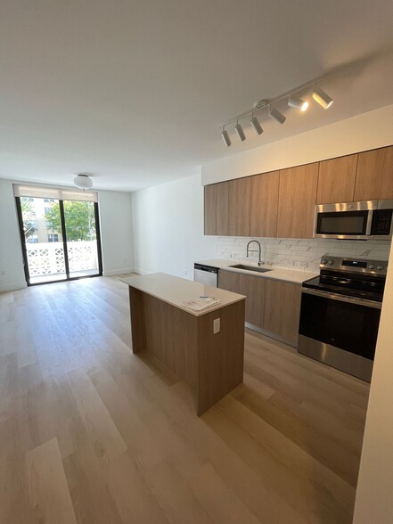 Building Photo - 2377 NE 183rd Ter