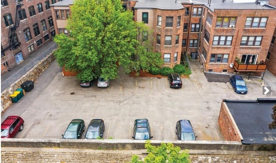 Building Photo - 17 Stearns Rd