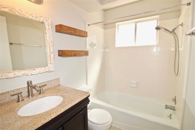 Building Photo - 13511 Brook Hollow Dr