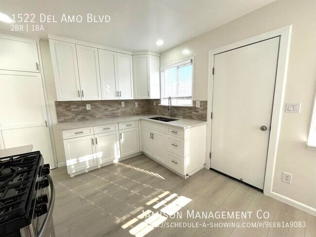 Building Photo - 1522 Del Amo Blvd